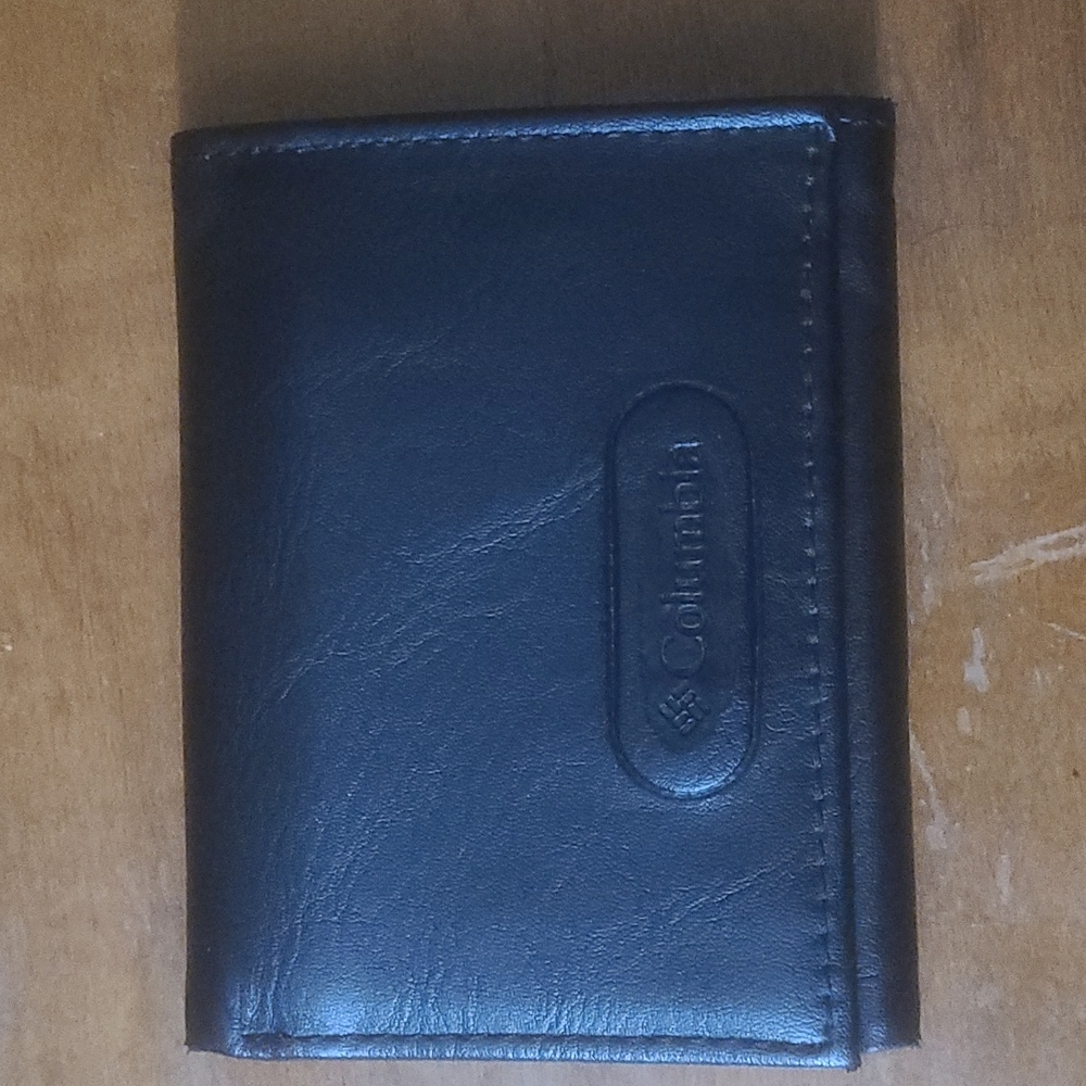 Columbia wallet